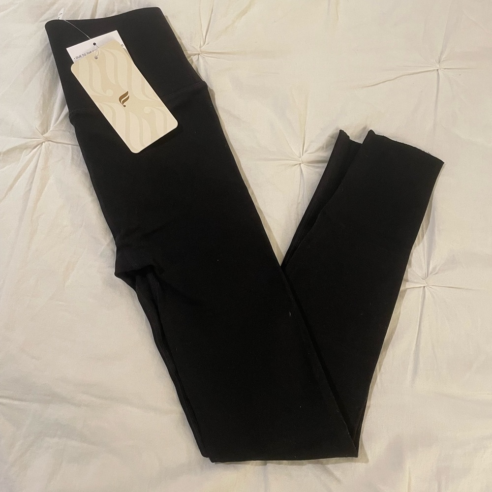 Fabletics High Waisted Sculptknit 7/8 Legging